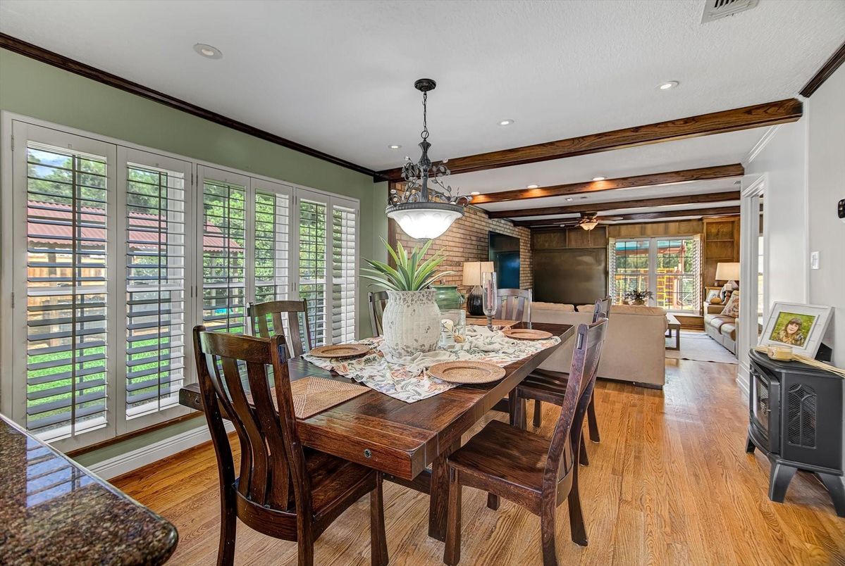 Dining room, Interior, Living room, Pendant Lights, Recessed Lighting, Wood Texture Flooring