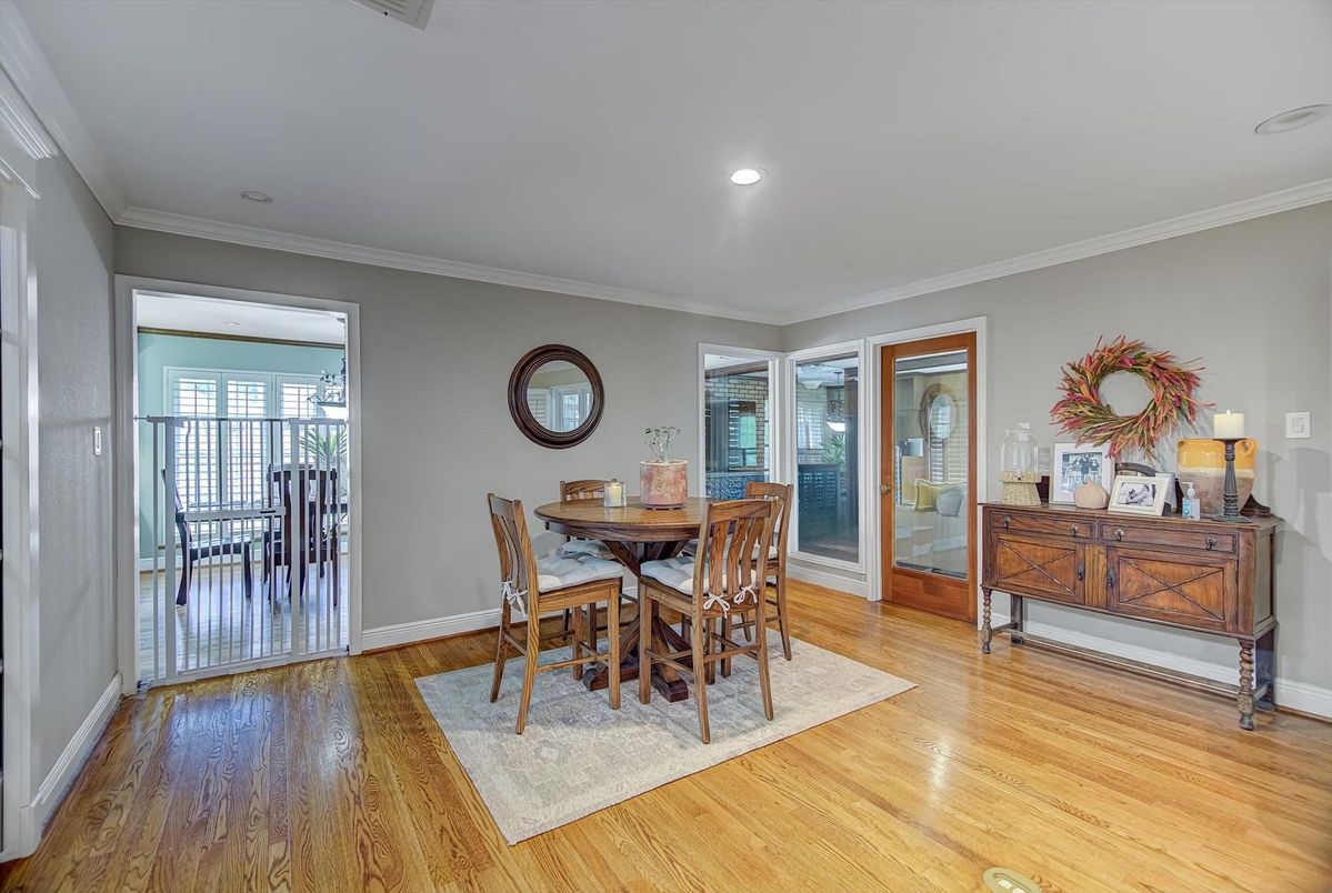 Dining room, Interior, Recessed Lighting, Wood Texture Flooring