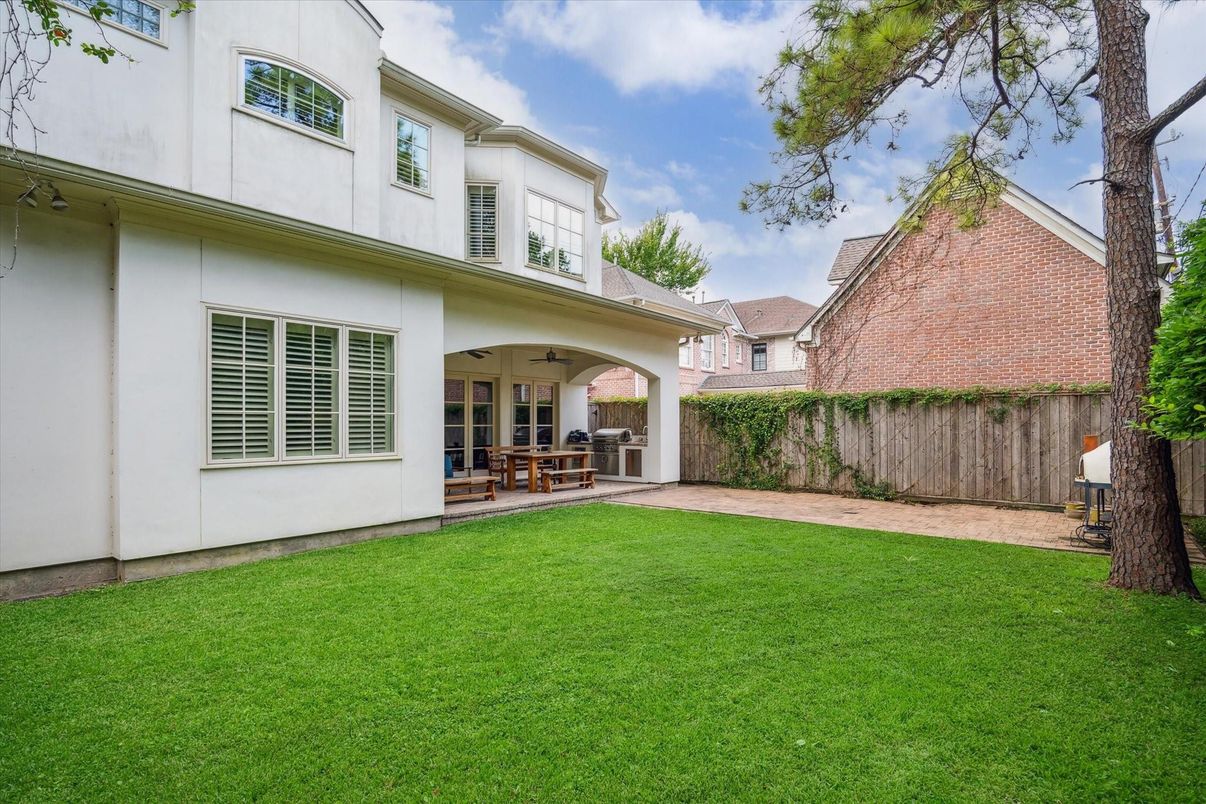 Backyard, Exterior