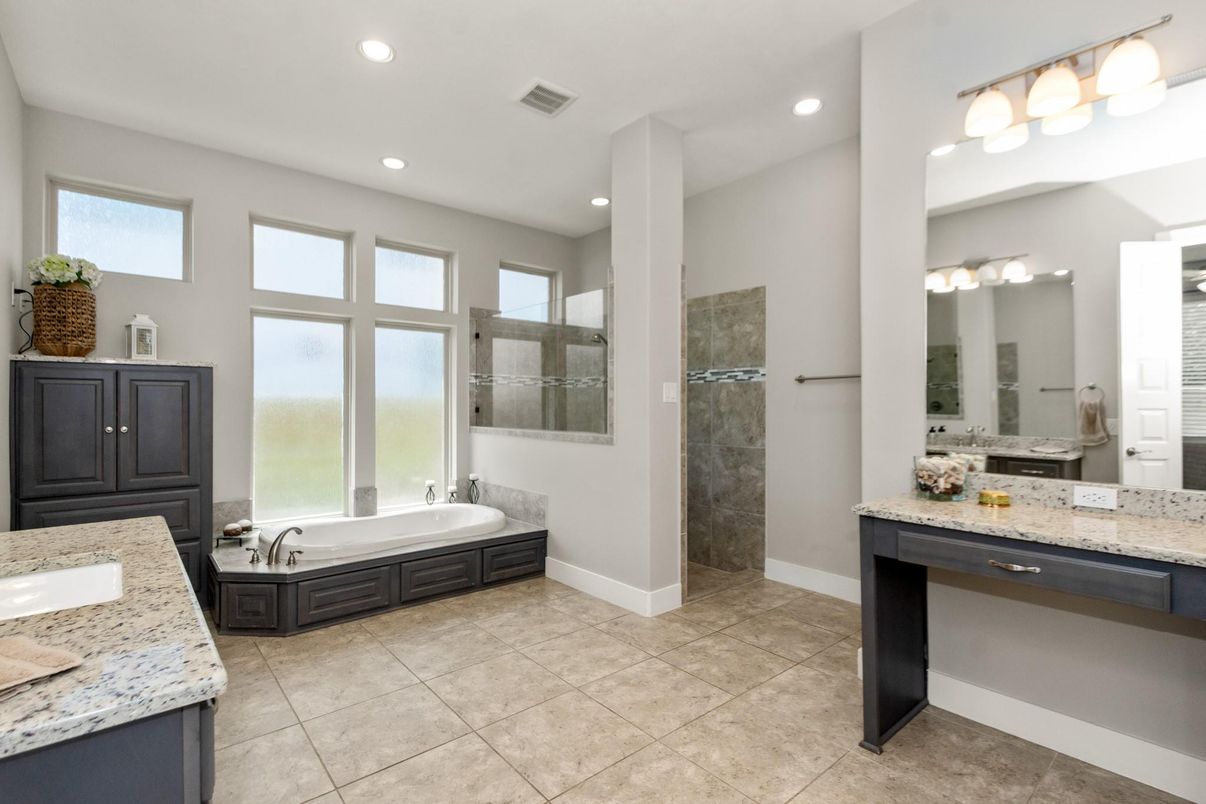 Bathroom, Dual Sink Vanities, Interior, Recessed Lighting