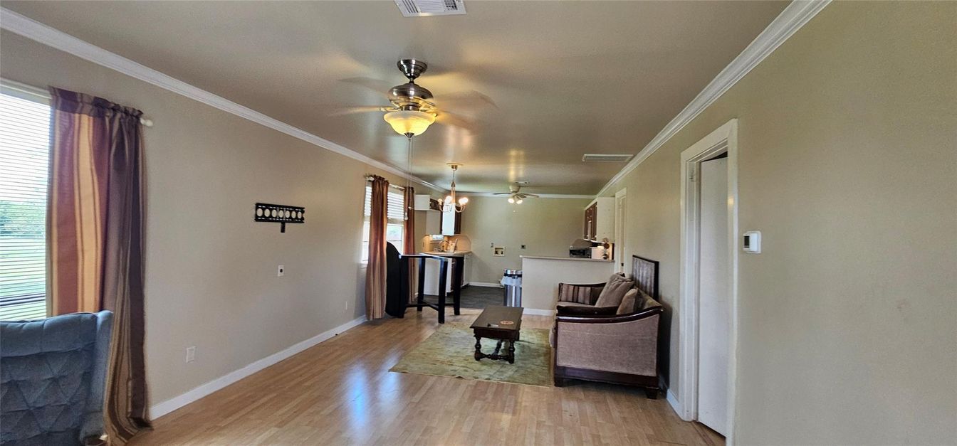 Interior, Pendant Lights, Wood Texture Flooring