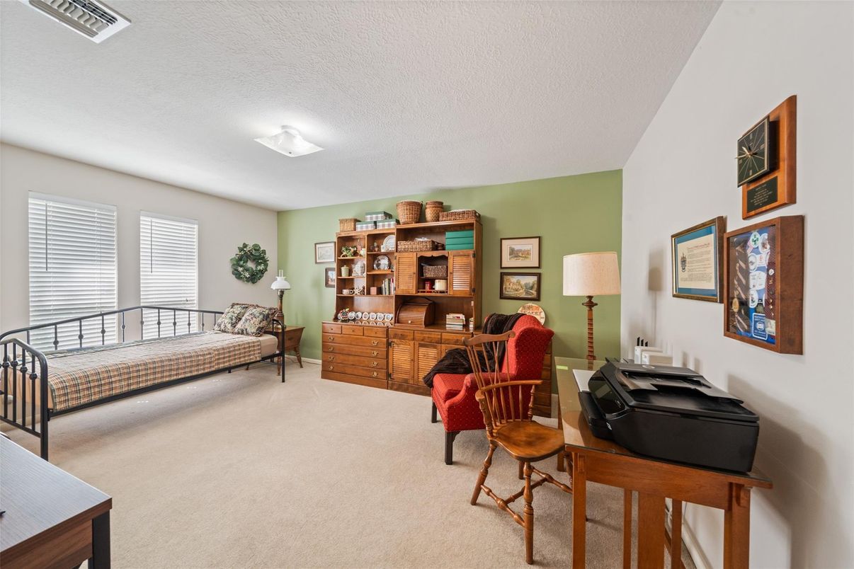 Home Office, Interior