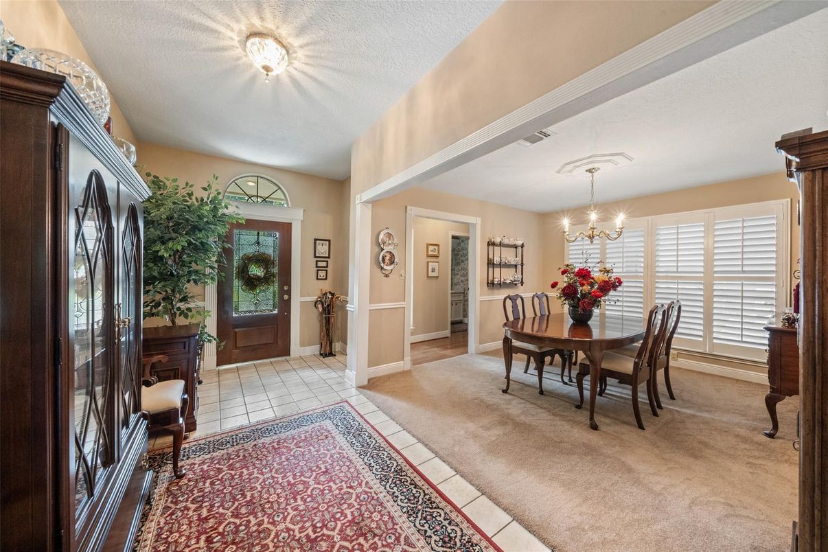 Chandelier, Dining room, Interior