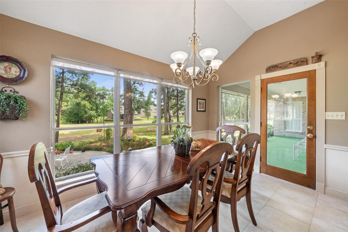 Chandelier, Dining room, Interior