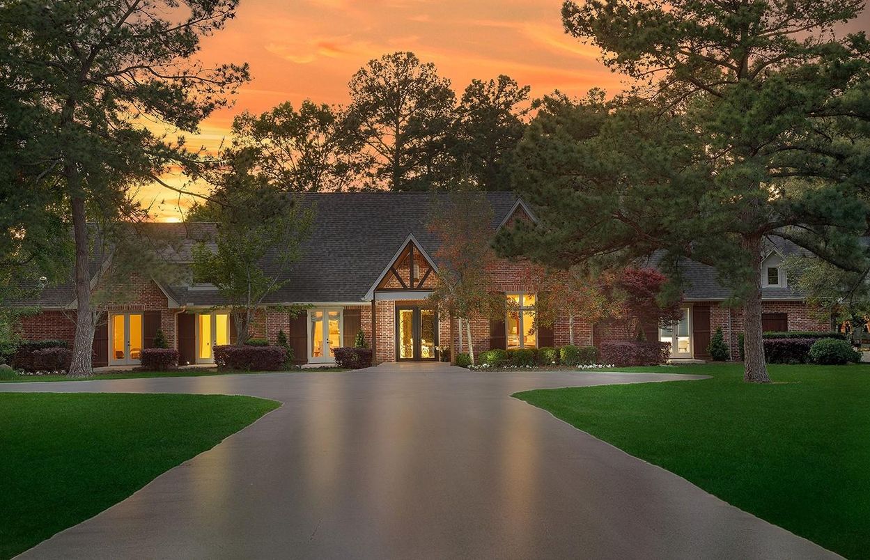 Exterior, Facade, Brick Facade, Tudor Revival