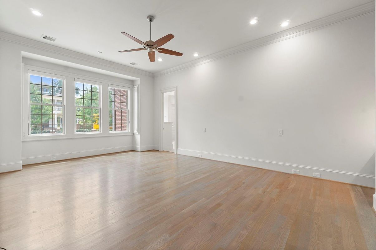 Empty room, Interior, Recessed Lighting, Wood Texture Flooring