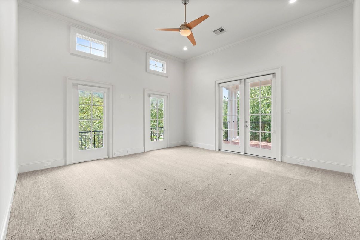 Empty room, Interior, Recessed Lighting