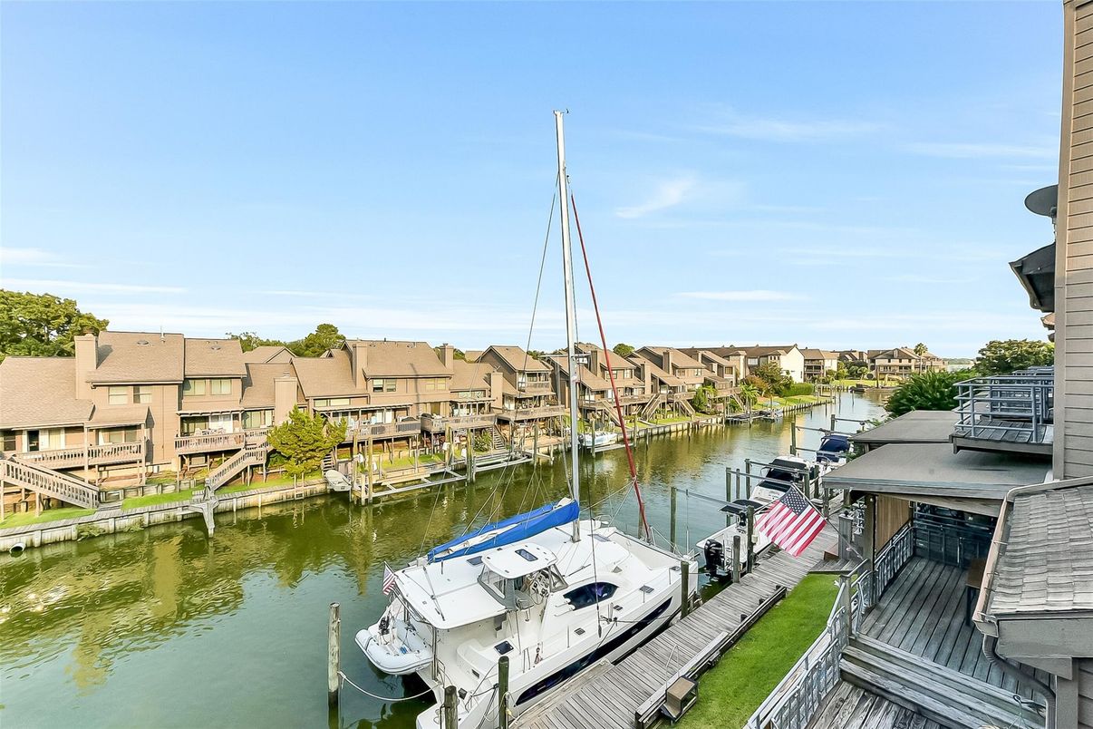 Exterior, Water
