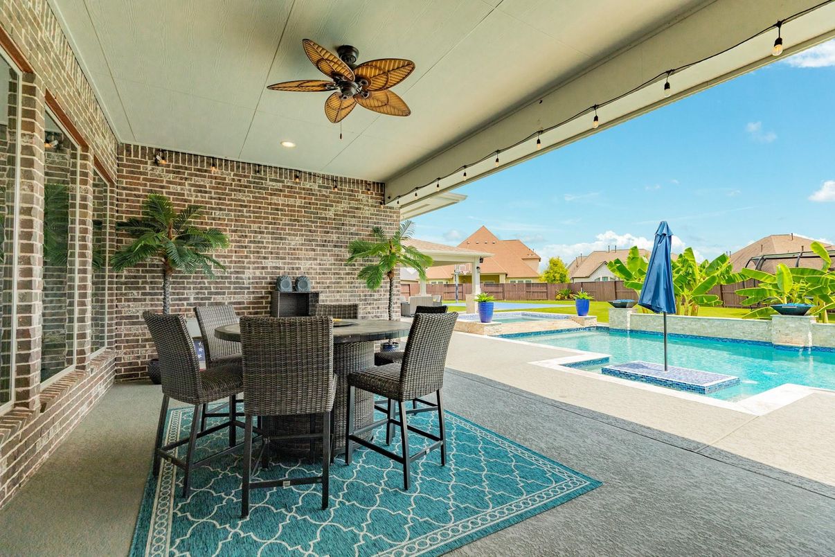 Exterior, Pool