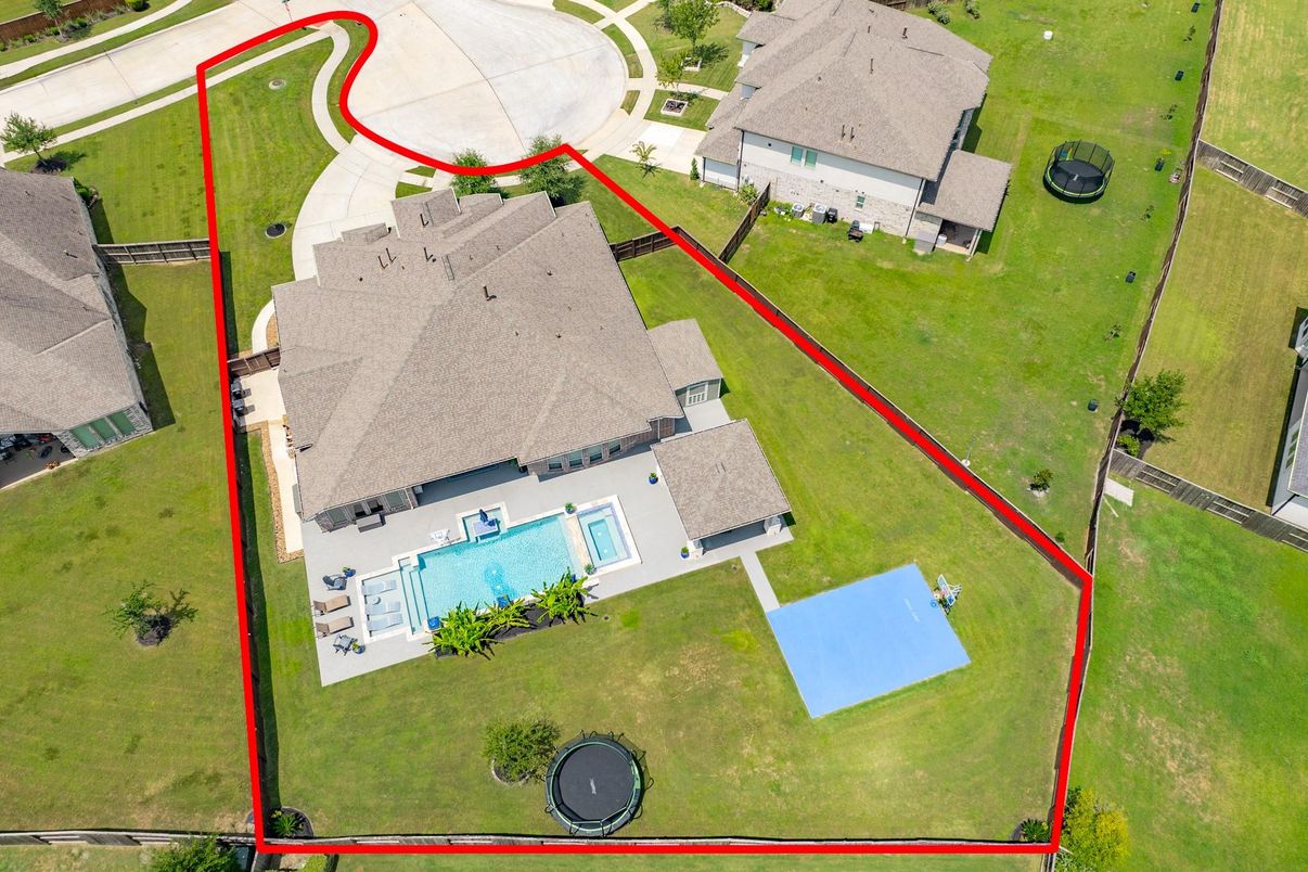 Exterior, Drone
