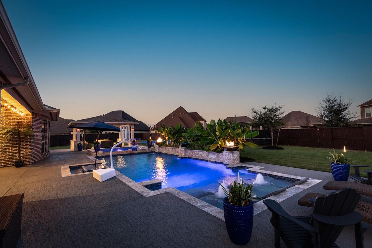 Exterior, Pool