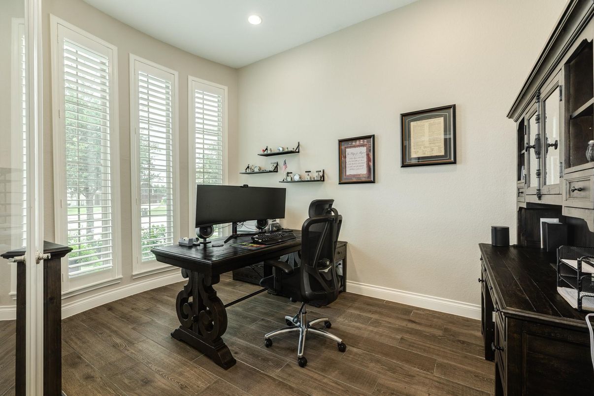 Home Office, Interior, Recessed Lighting, Wood Texture Flooring