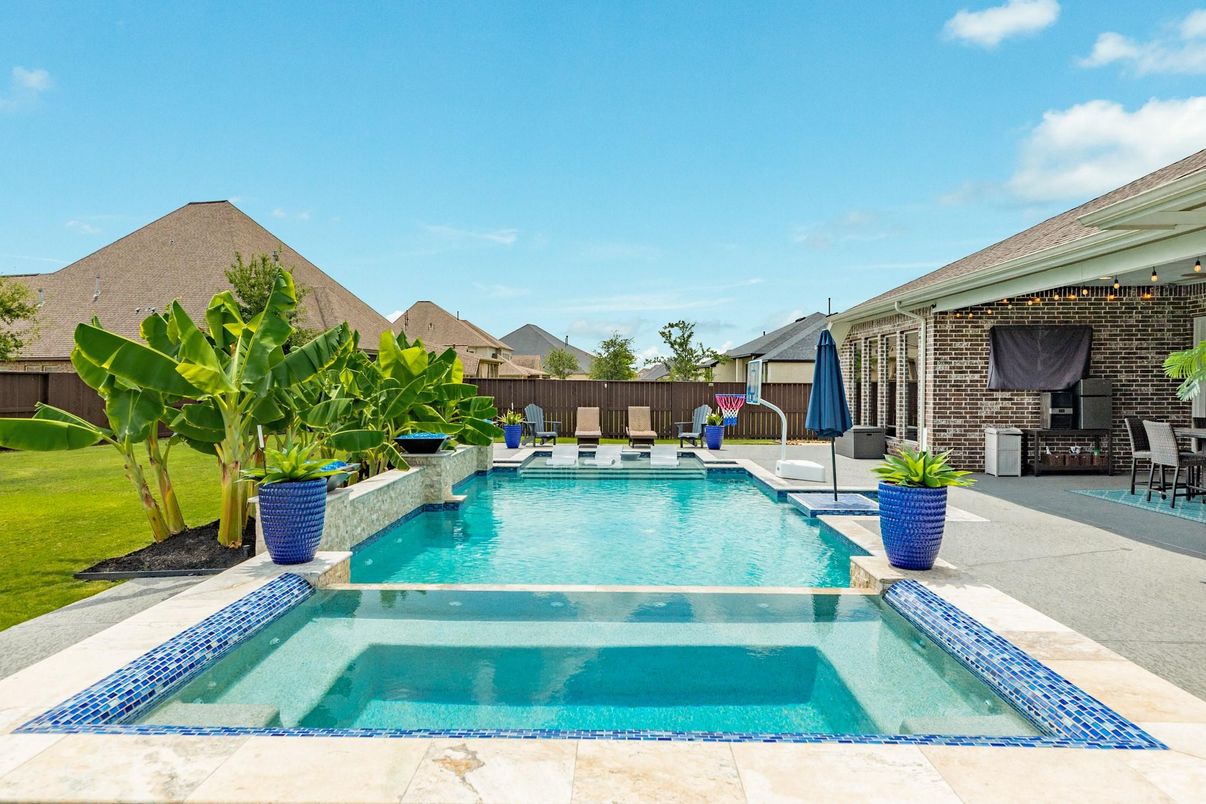 Exterior, Pool
