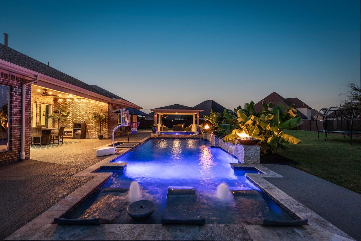 Exterior, Pool