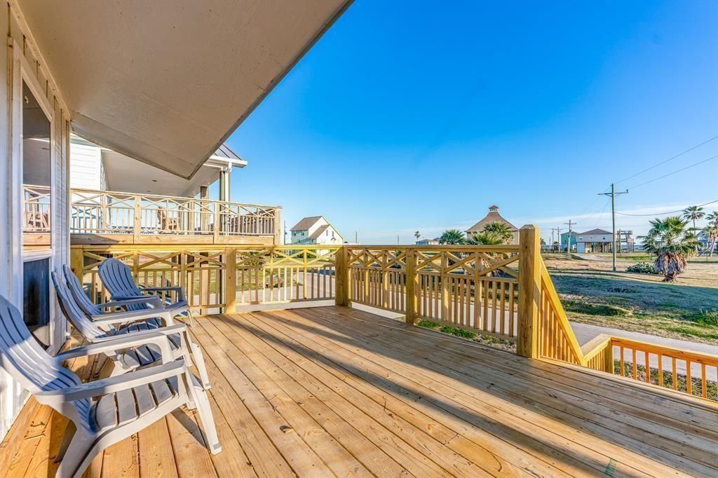 Exterior, Wood Texture Flooring