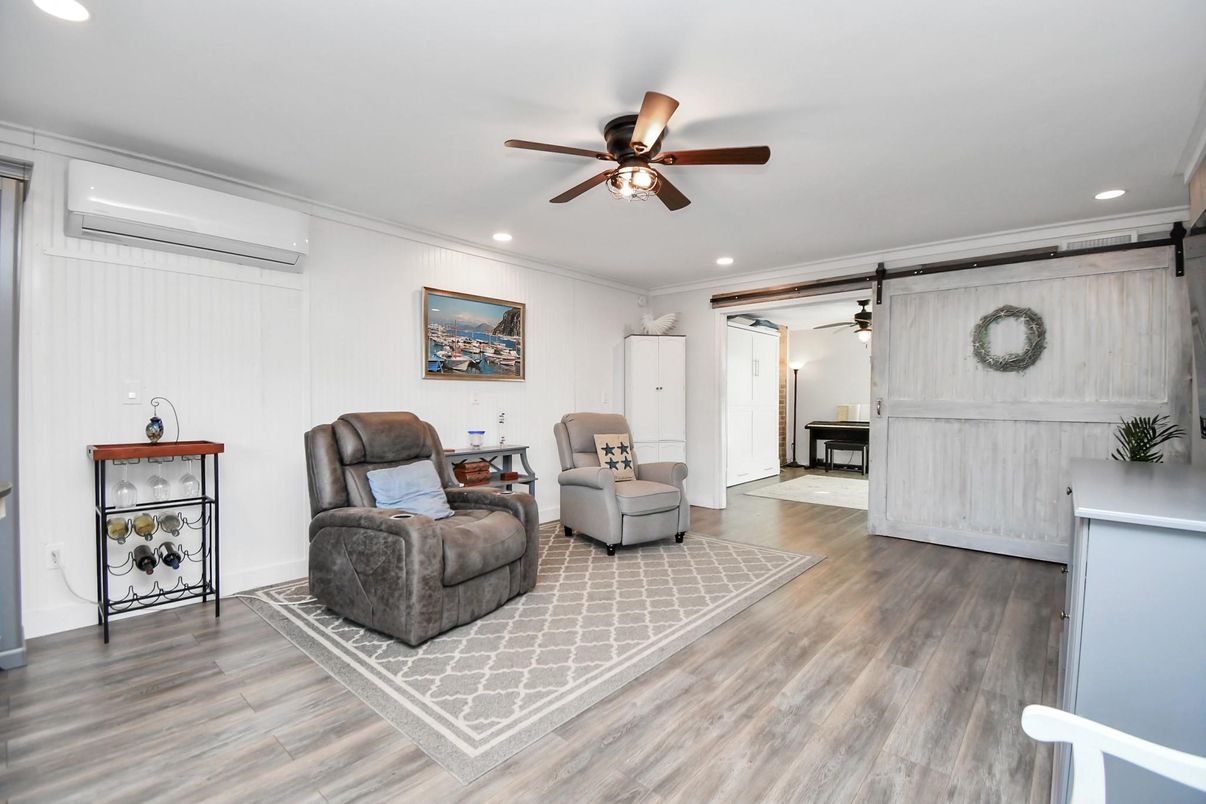 Interior, Living room, Recessed Lighting, Wood Texture Flooring