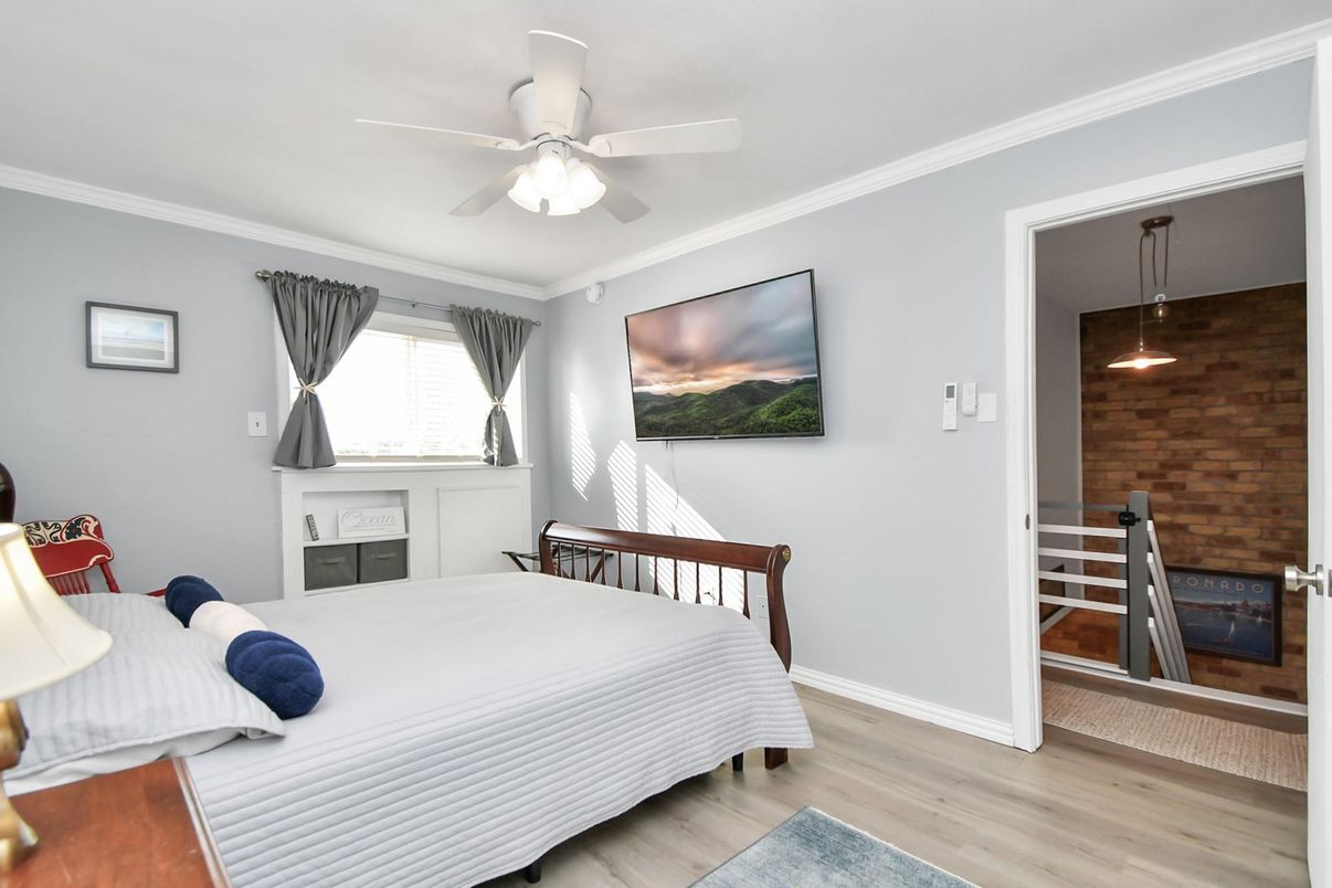 Bedroom, Interior, Pendant Lights, Stone Walls, Wood Texture Flooring
