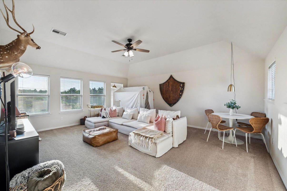 Dining room, Interior, Living room, Pendant Lights