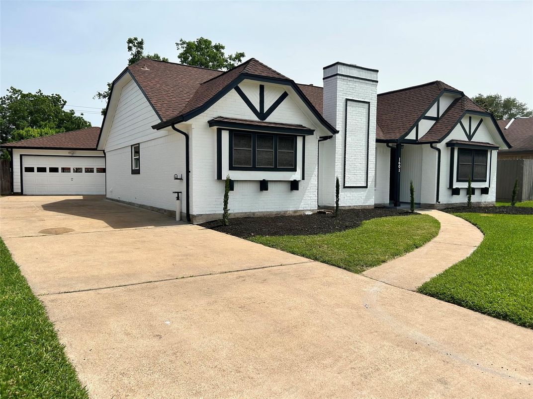 Detached Garage, Exterior
