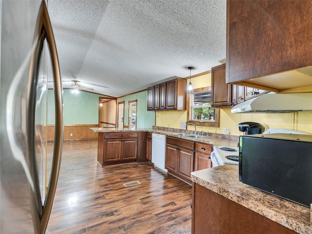 Interior, Kitchen, Pendant Lights, Wood Texture Flooring
