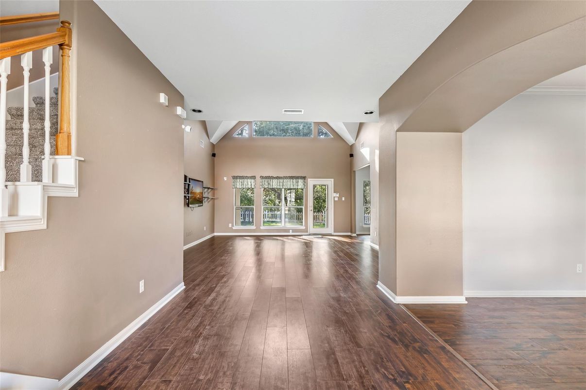 Empty room, Interior, Recessed Lighting, Wood Texture Flooring