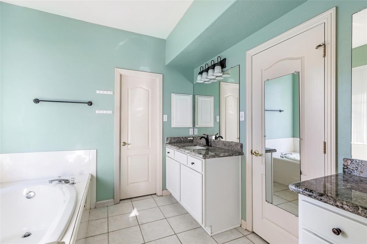 Bathroom, Dual Sink Vanities, Interior
