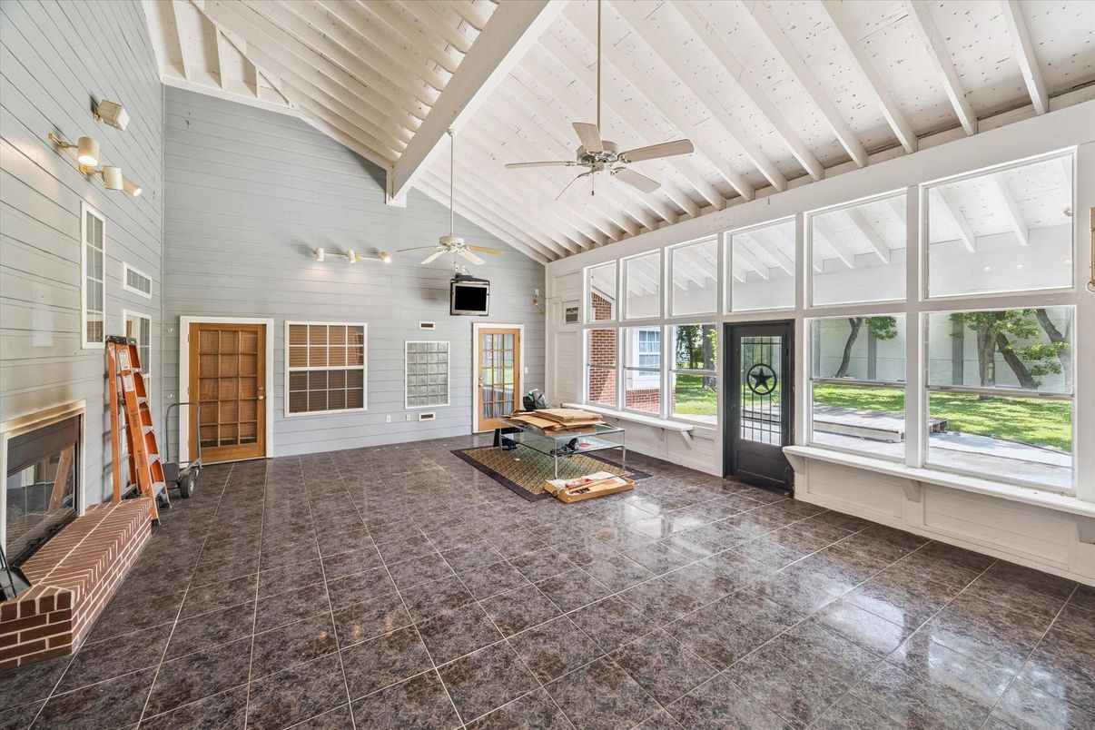 Empty room, Interior, Sun Room