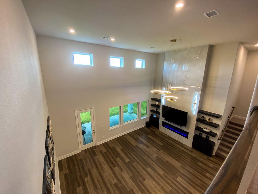 Interior, Pendant Lights, Recessed Lighting, Wood Texture Flooring