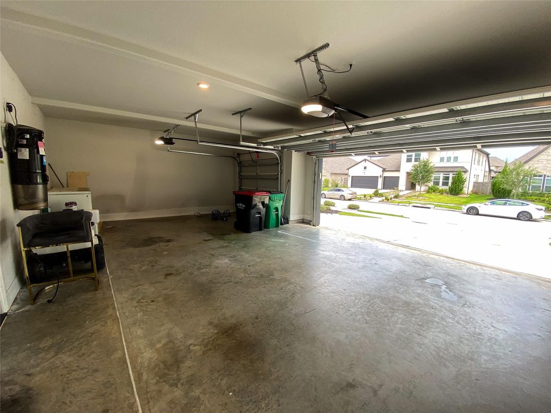 Garage, Interior