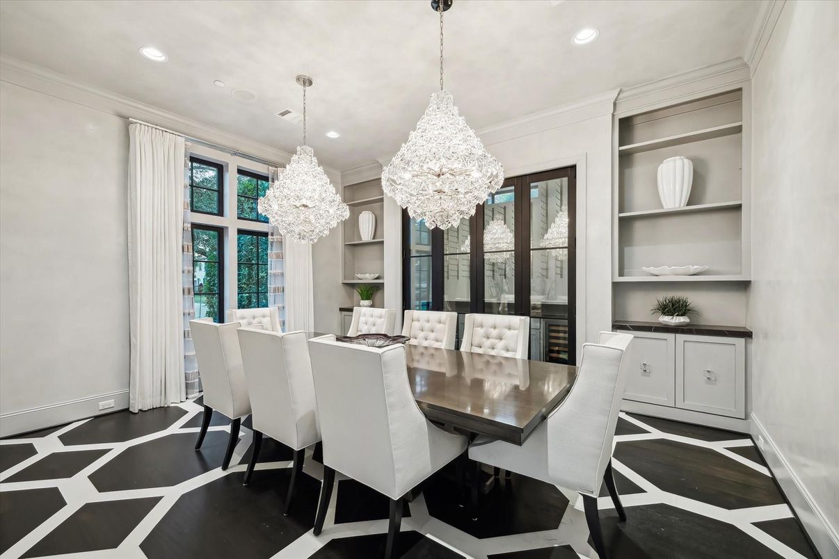 Chandelier, Dining room, Interior, Recessed Lighting, Wood Texture Flooring