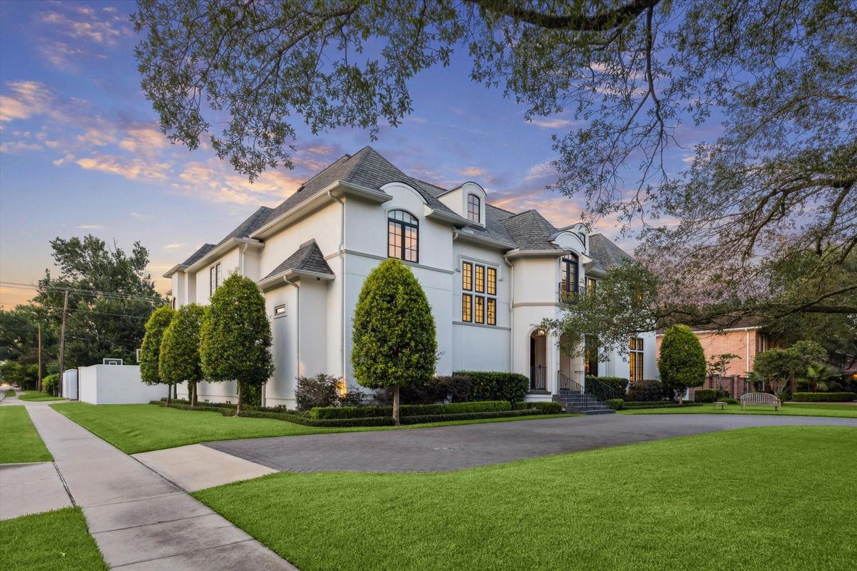 Backyard, Exterior, Facade, French Provincial
