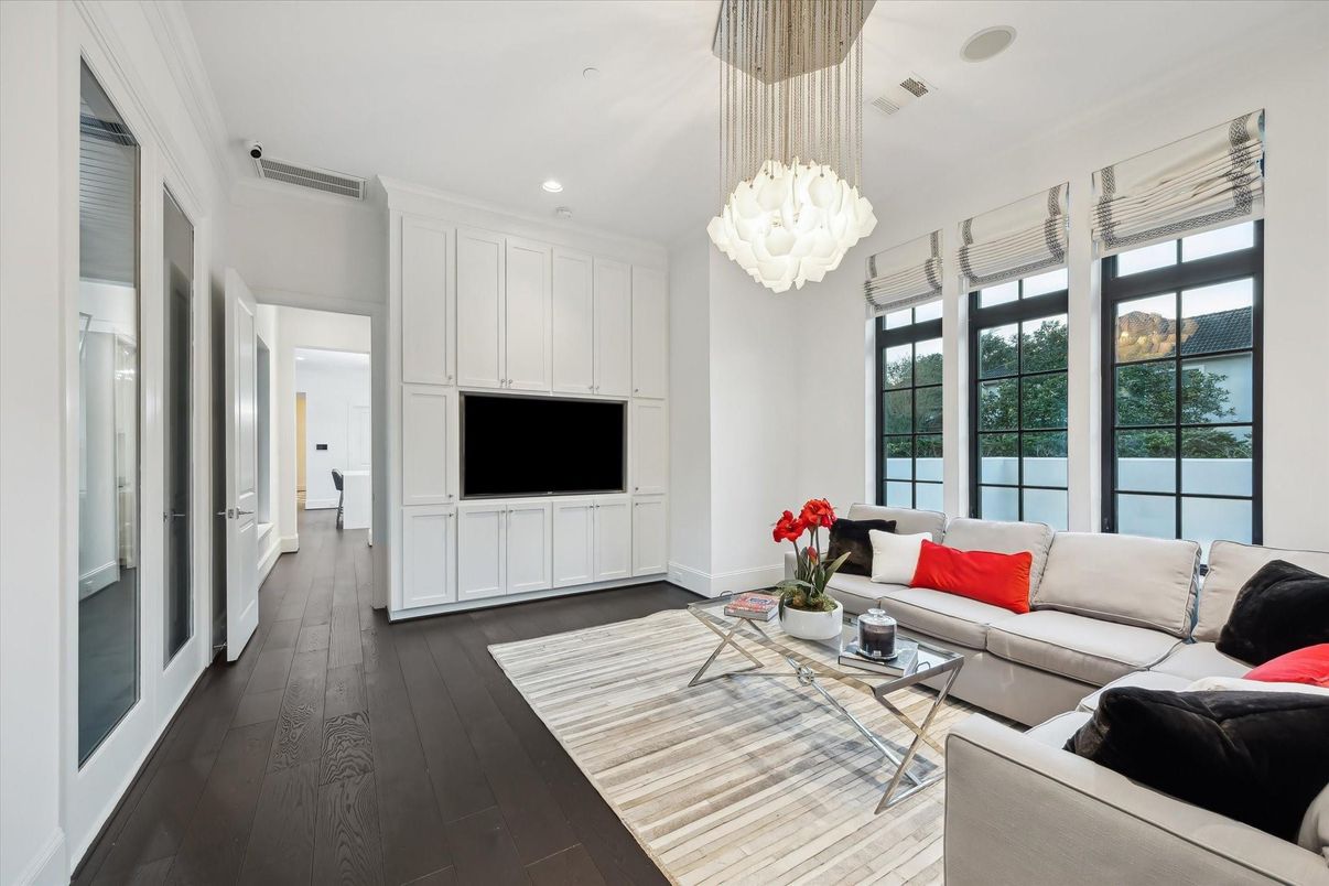Chandelier, Interior, Living room, Pendant Lights, Recessed Lighting, Wood Texture Flooring