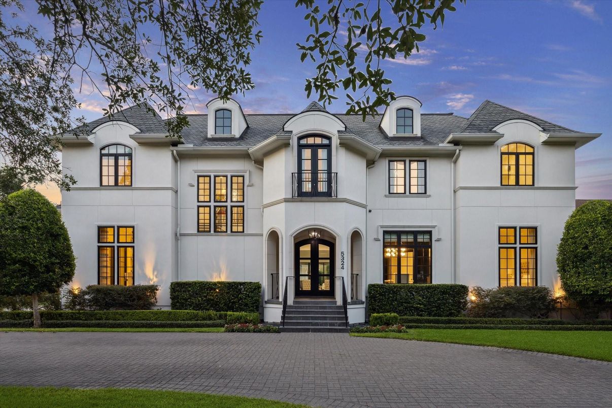 Exterior, Facade, French Provincial