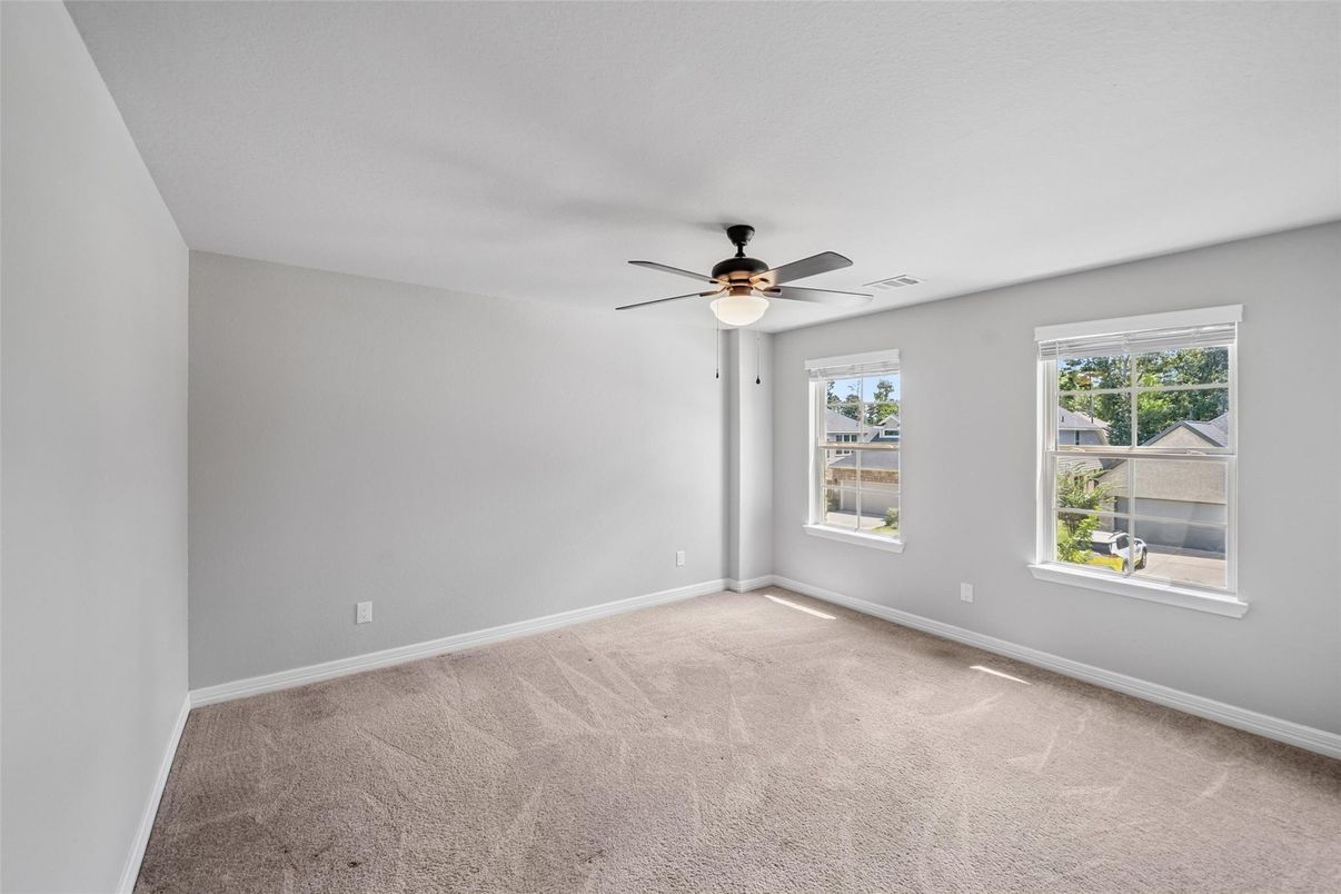 Empty room, Interior