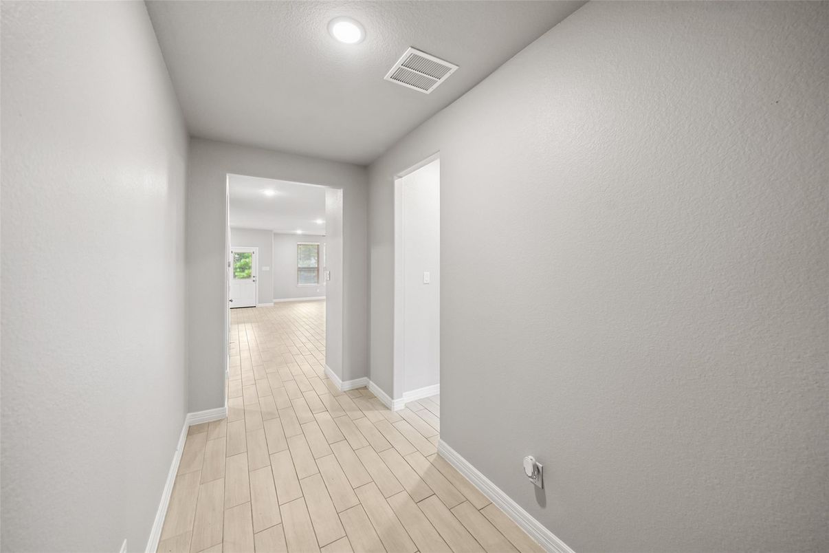 Interior, Recessed Lighting, Wood Texture Flooring