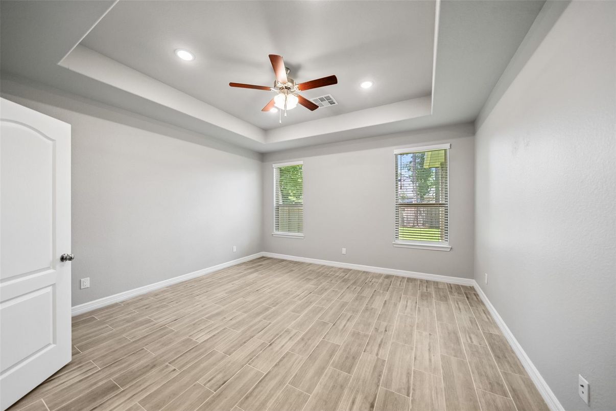 Empty room, Interior, Recessed Lighting, Wood Texture Flooring