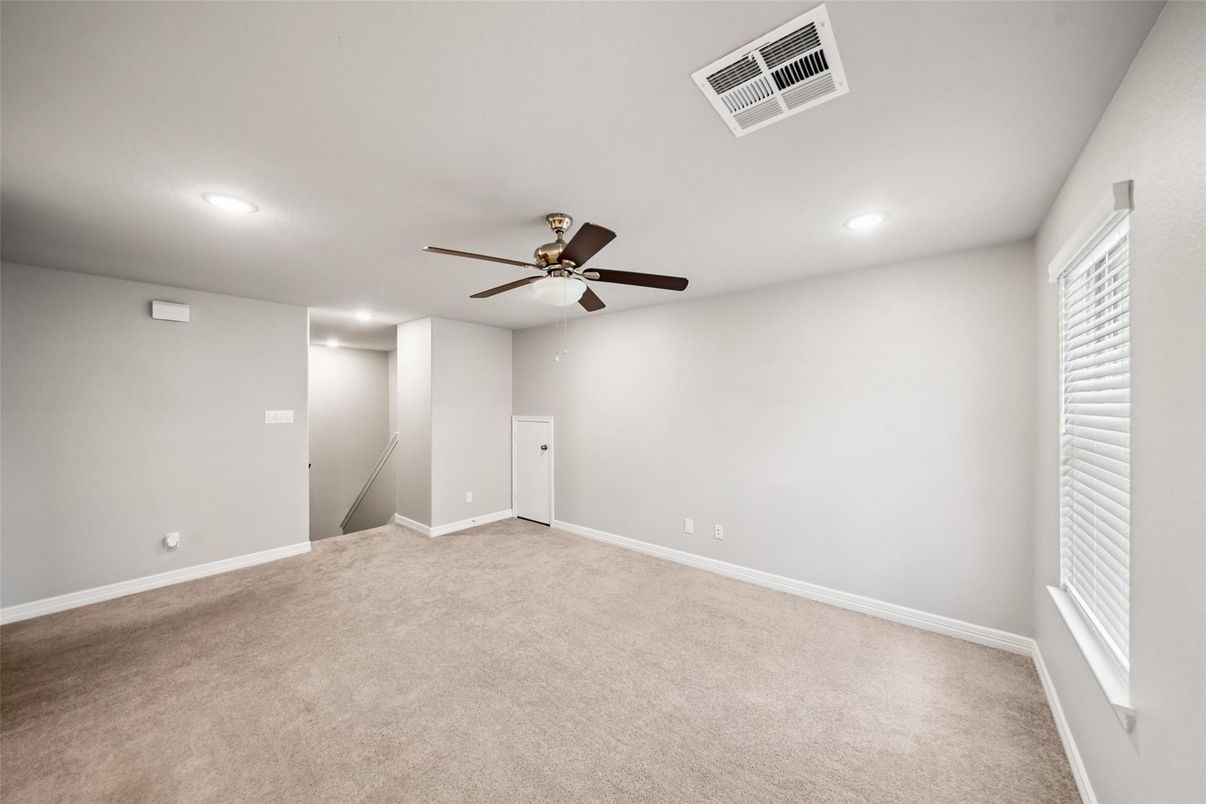 Empty room, Interior, Recessed Lighting