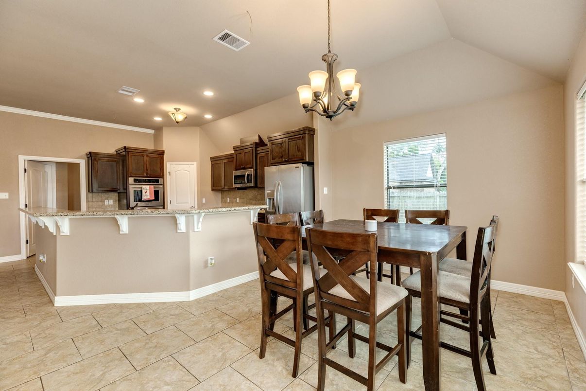 Chandelier, Dining room, Interior, Kitchen, Recessed Lighting, Stainless Steel Appliances