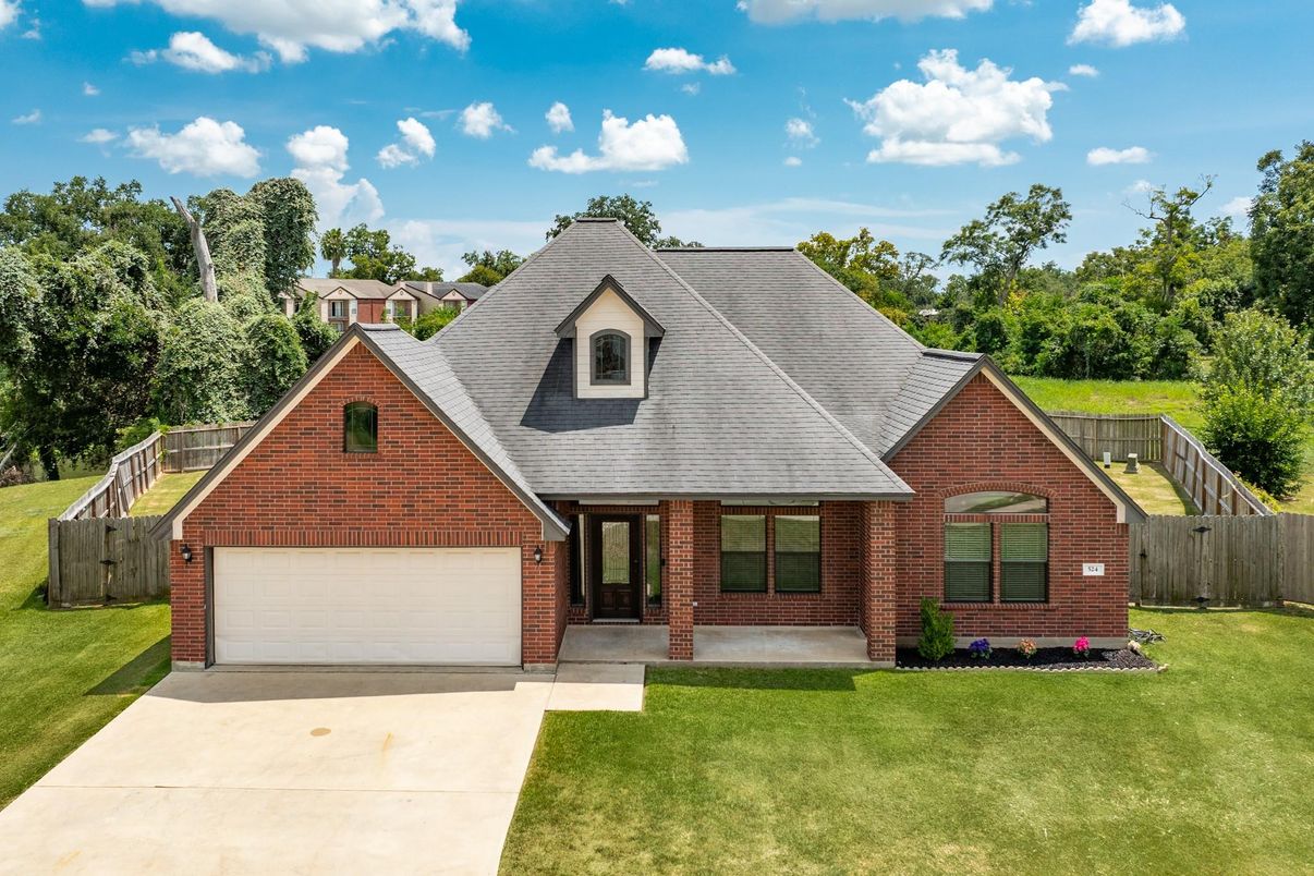 Attached, Exterior, Facade, Brick Facade, Brick Traditional