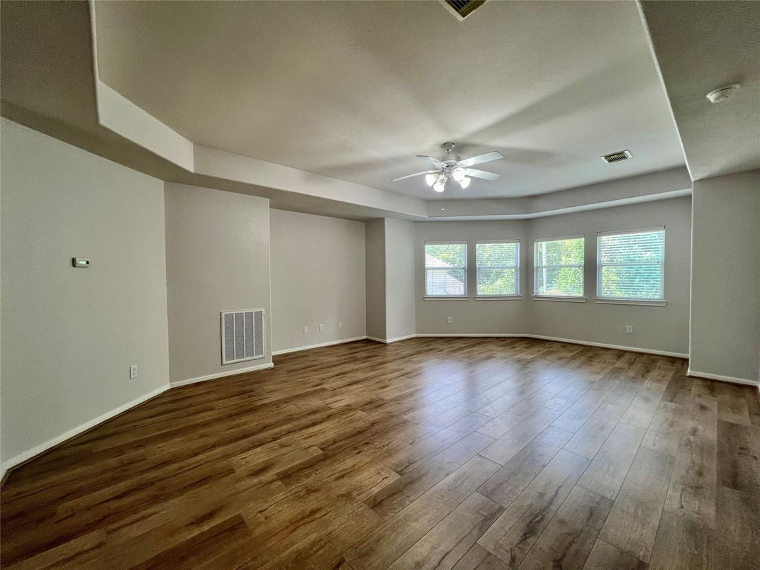 Empty room, Interior, Recessed Lighting, Wood Texture Flooring