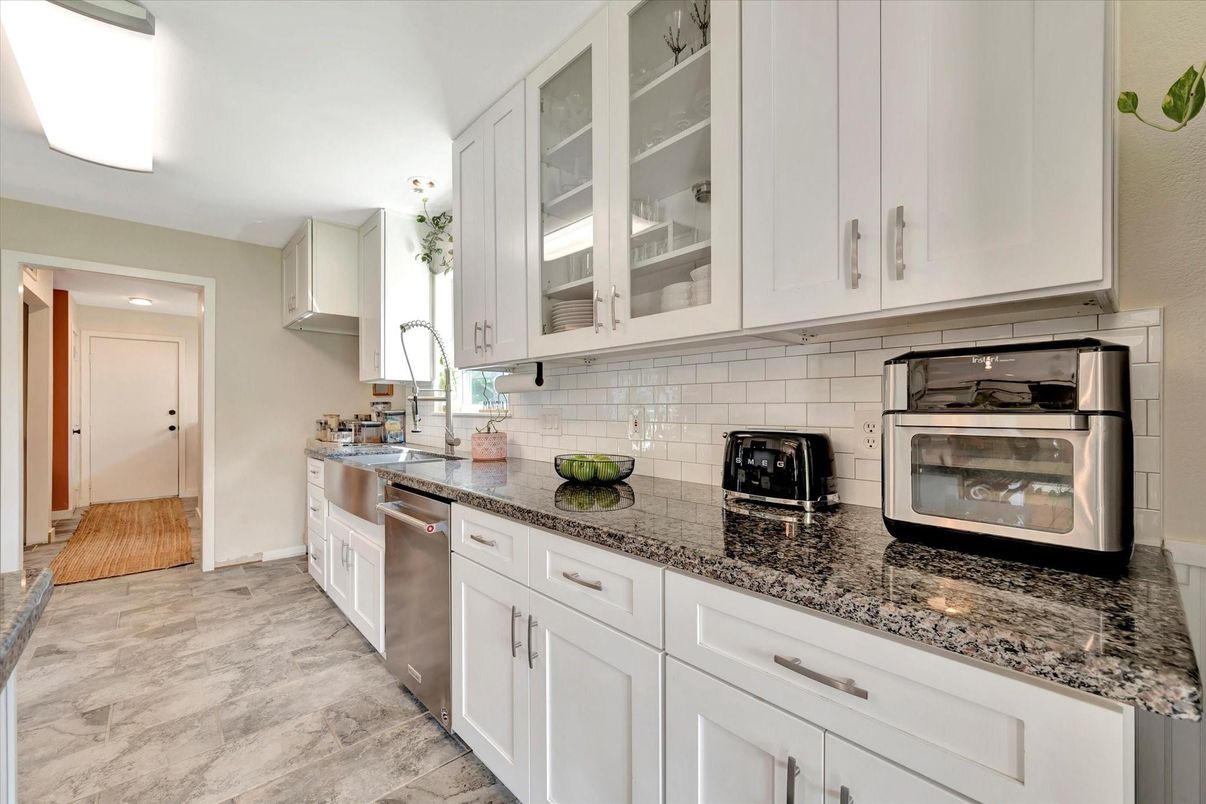 Interior, Kitchen, Marble, Stainless Steel Appliances