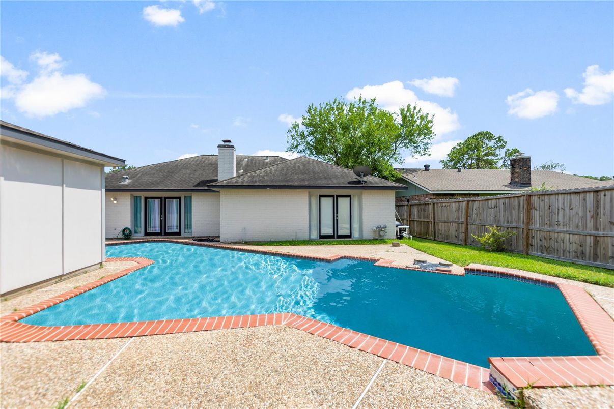 Backyard, Exterior, Pool