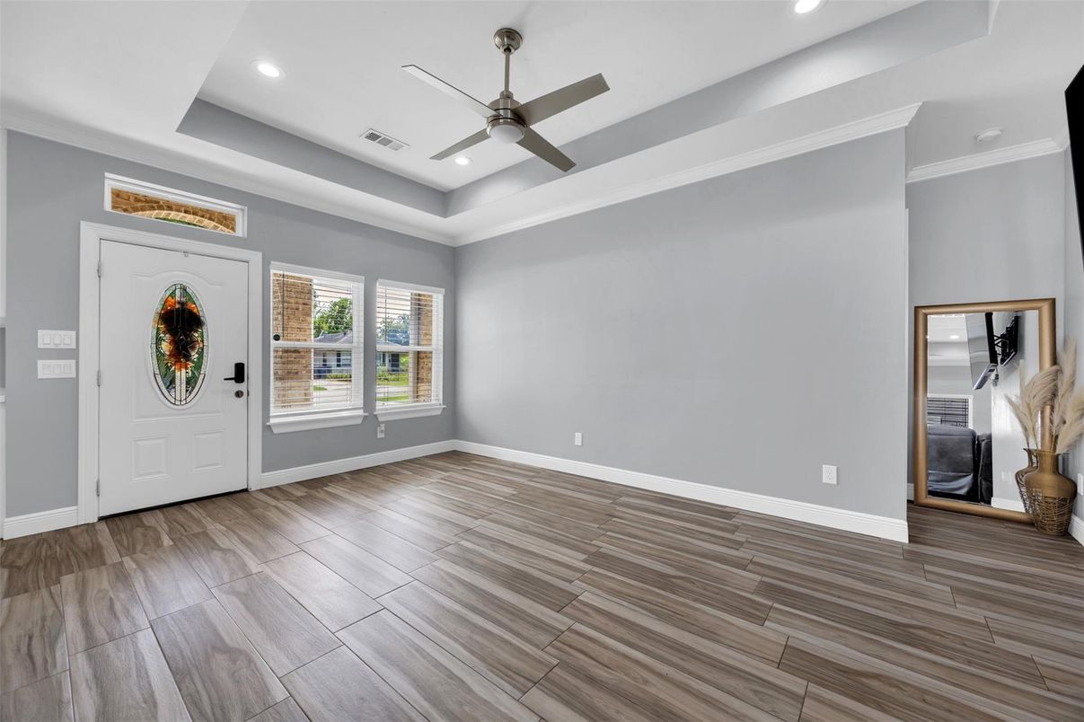 Empty room, Interior, Recessed Lighting, Wood Texture Flooring