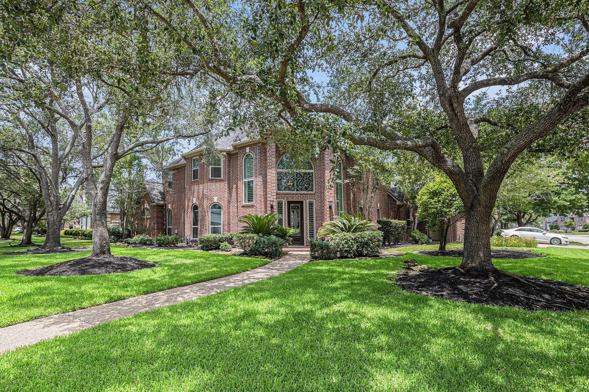Backyard, Exterior, Facade, Brick Facade, Georgian