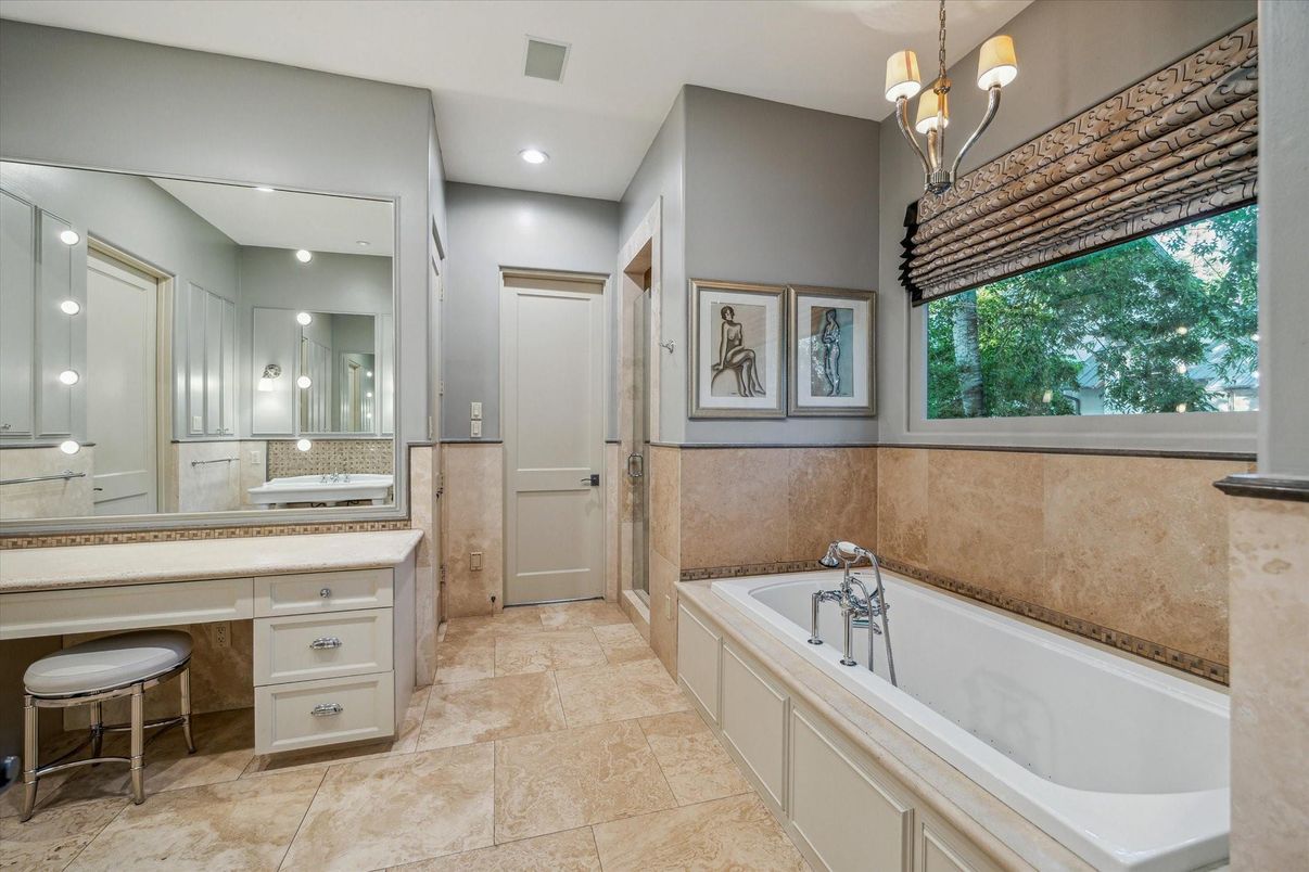 Bathroom, Chandelier, Interior, Pendant Lights, Recessed Lighting