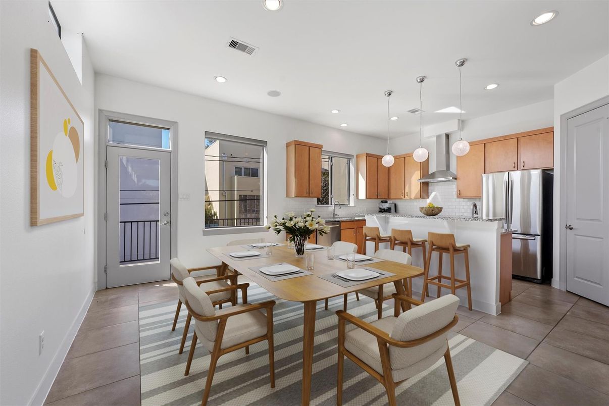 Dining room, Interior, Kitchen, Pendant Lights, Recessed Lighting, Stainless Steel Appliances