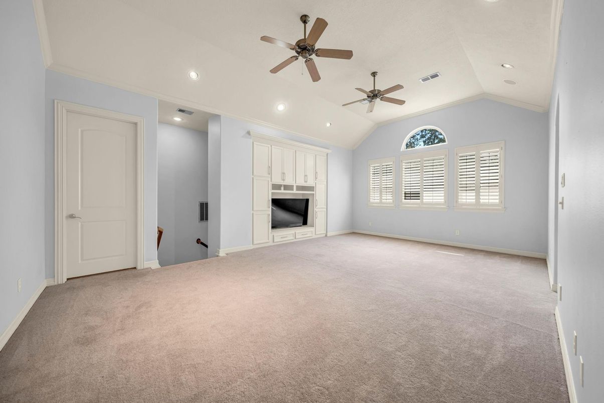 Empty room, Interior, Recessed Lighting