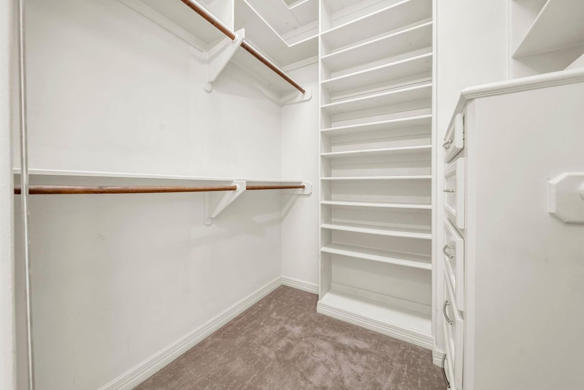 Interior, Walk-in Closets