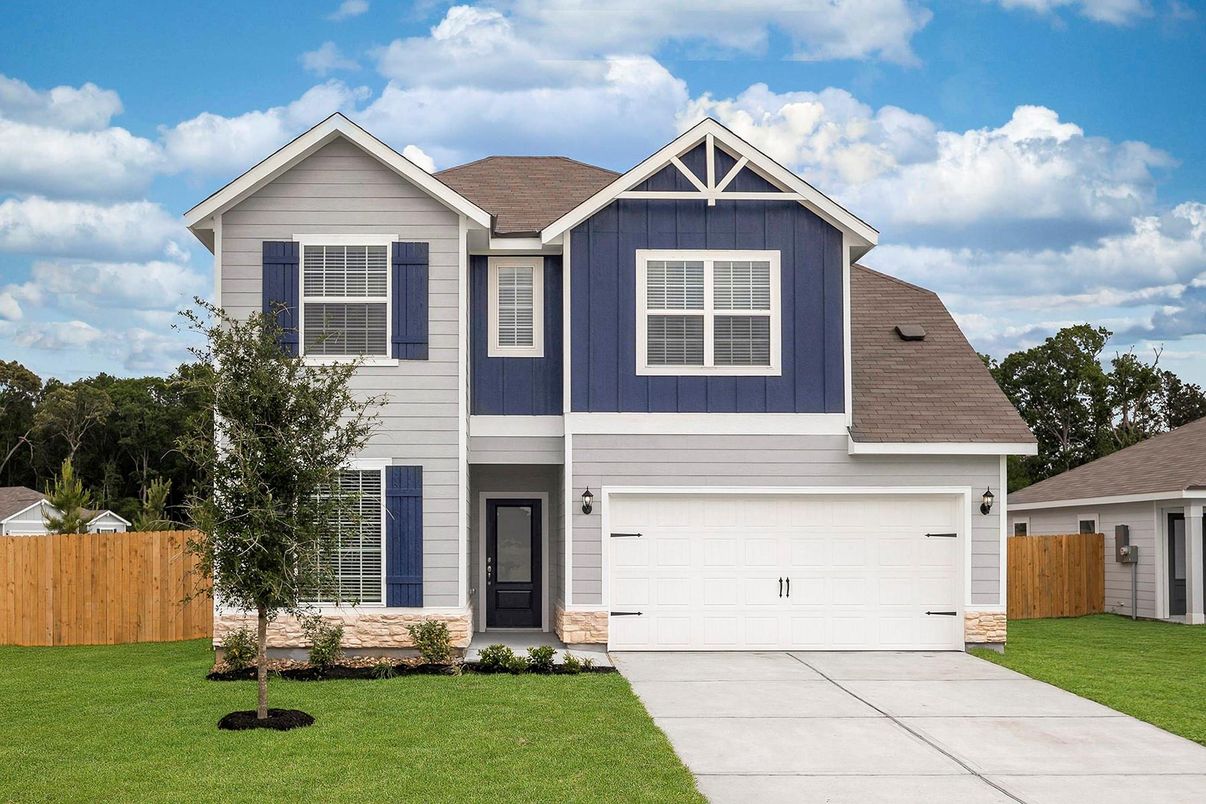 Attached, Exterior, Facade, Farmhouse
