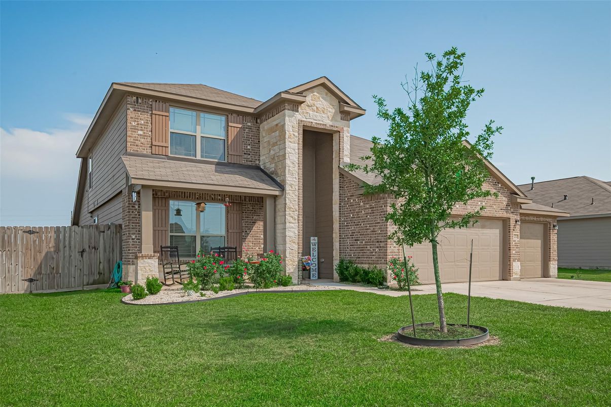 Attached, Backyard, Exterior, Facade, Brick Facade, Brick Traditional